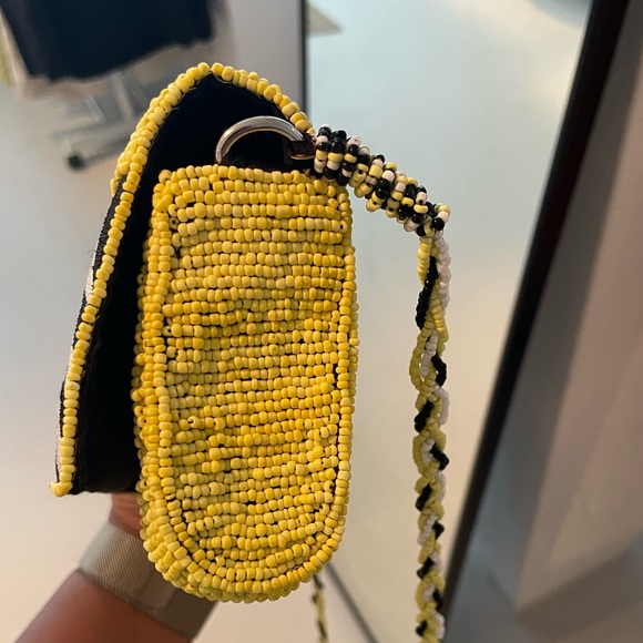 Beautiful hand embroidered bag - Picture 3 of 4